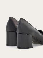 Pump with Gancini ornament - Image 7